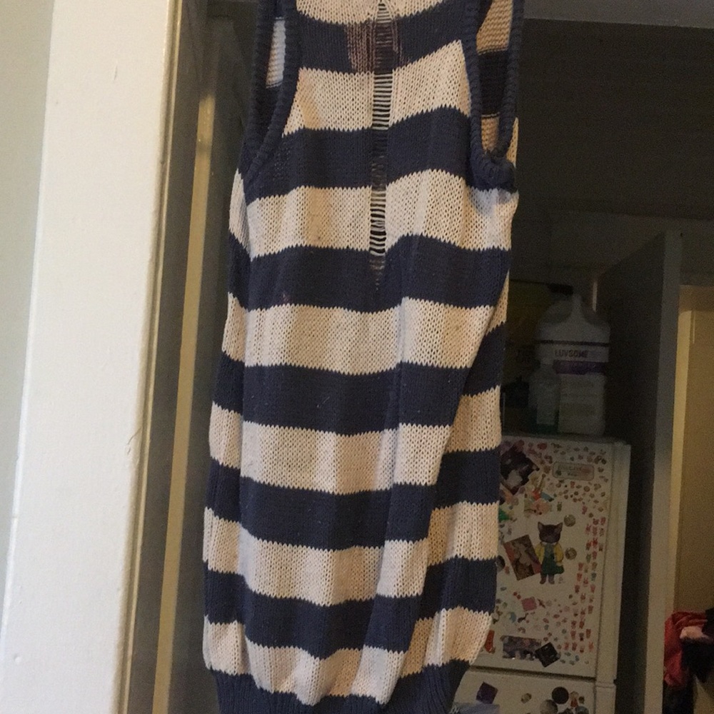 Weathered sleeveless knitted sweater